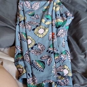 LuLa Roe leggings in floral print